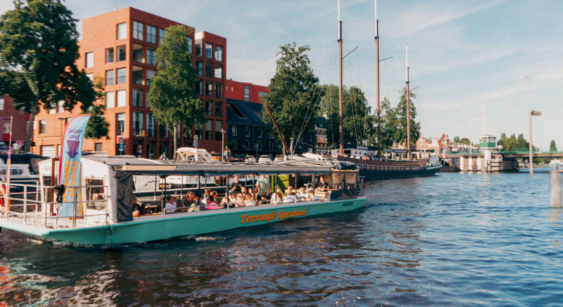 Groningen’s first floating terrace: Terrasje Speciaal