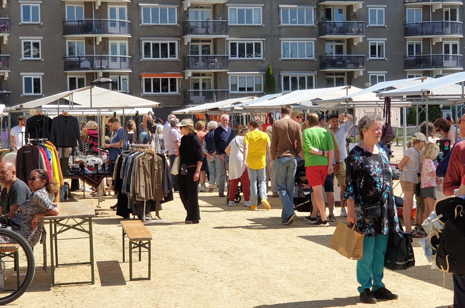 Summer market Hoornsemeer