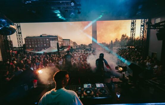 4AM Open Air