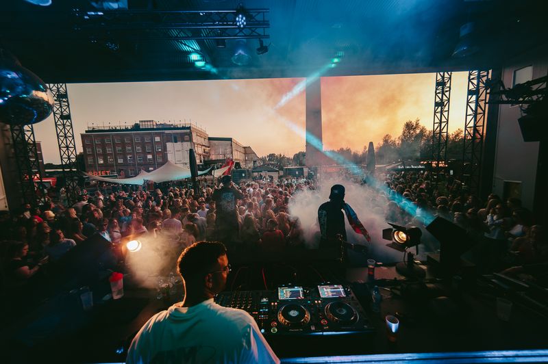 4AM Open Air